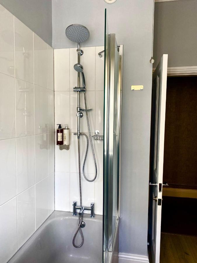 Merewyke Boutique Luxury Family Apartment Sleeps 4 , Central Location Уиндермер Екстериор снимка